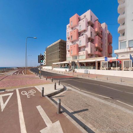 Mackenzie Beach Hotel لارنكا المظهر الخارجي الصورة