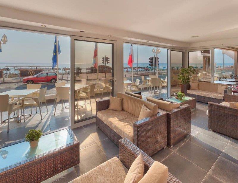 Mackenzie Beach Hotel لارنكا المظهر الداخلي الصورة