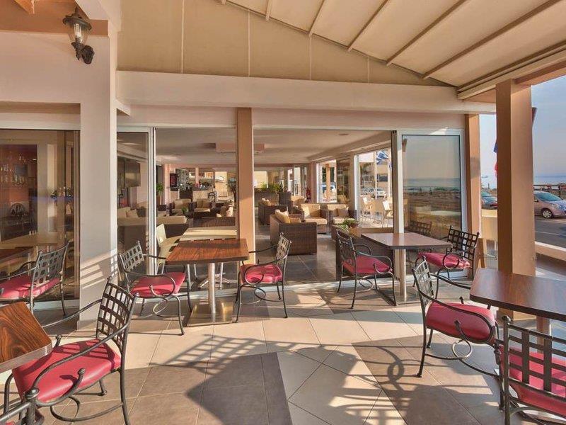 Mackenzie Beach Hotel لارنكا المظهر الداخلي الصورة