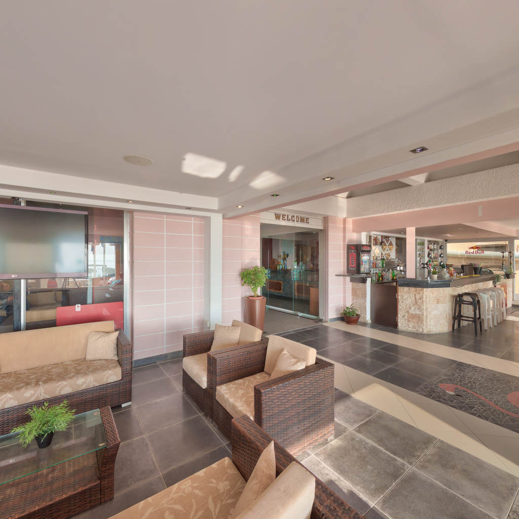 Mackenzie Beach Hotel لارنكا المظهر الخارجي الصورة