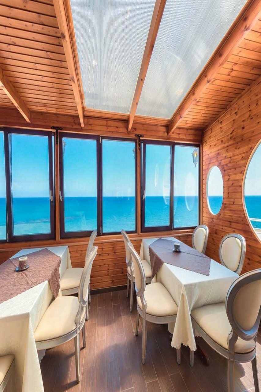 Mackenzie Beach Hotel لارنكا المظهر الخارجي الصورة
