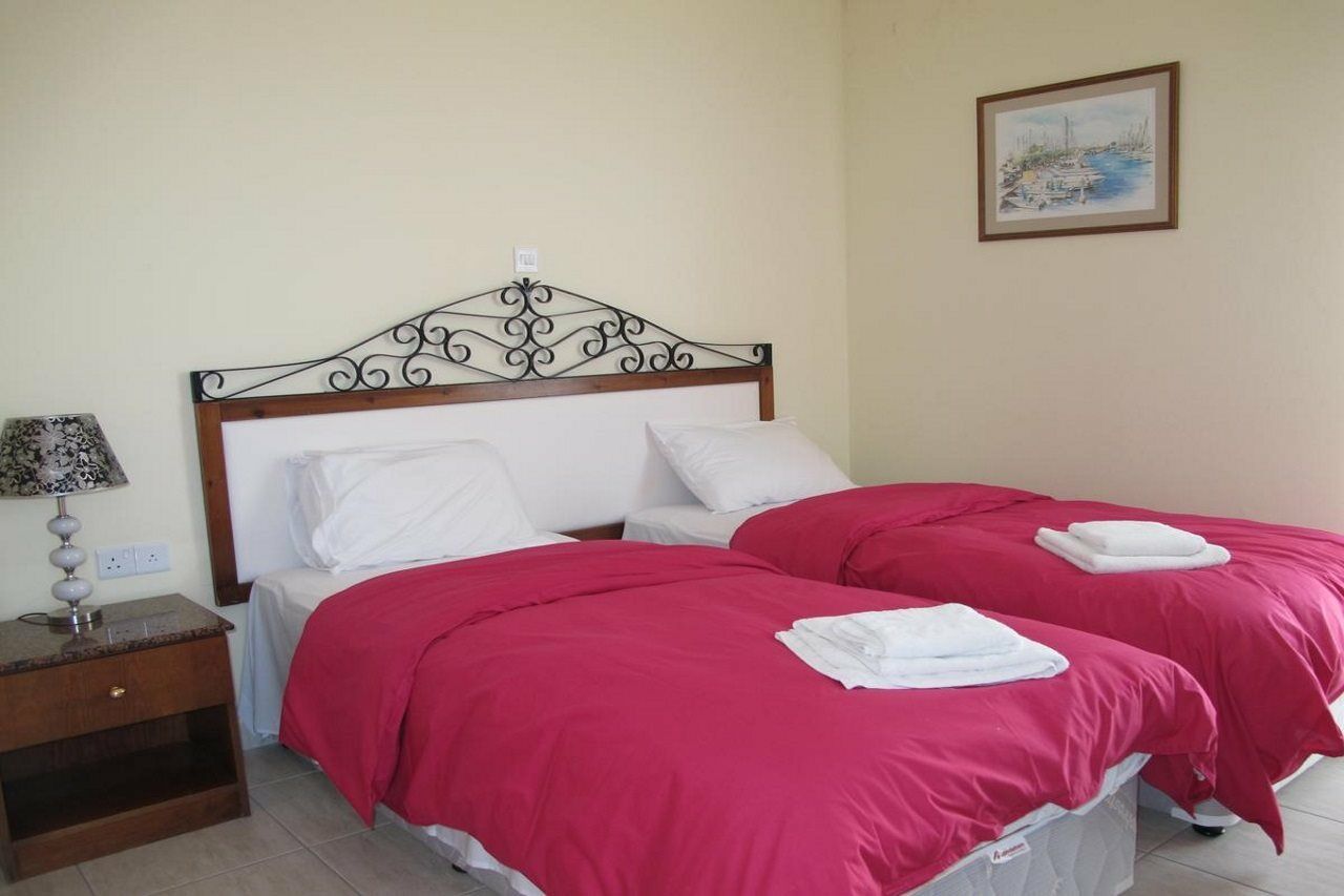 Mackenzie Beach Hotel لارنكا المظهر الخارجي الصورة